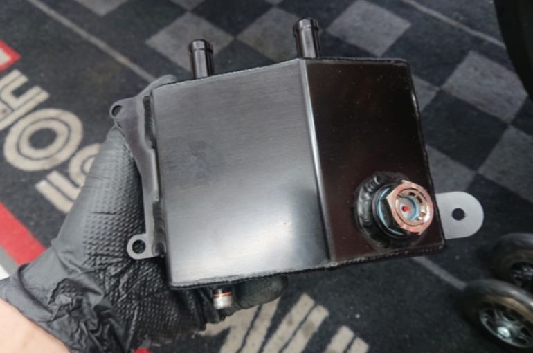 油冷オイルキャッチタンク