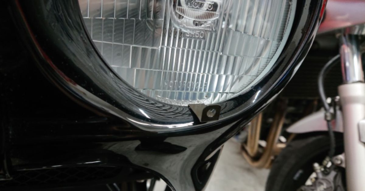 スズキGS1200ss用 純正オプションヘッドライトカバー 取り付け金具付き GS1200SS 小物パーツですm(__)m