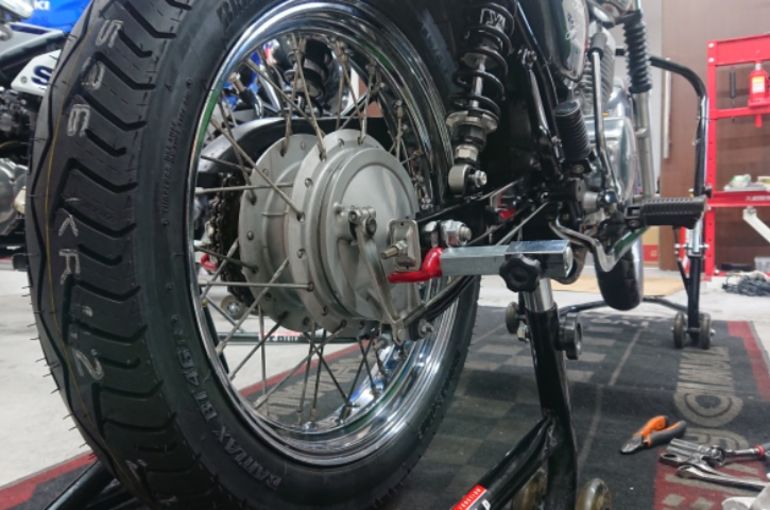 CB400SS 足廻りとエンジンメンテです①