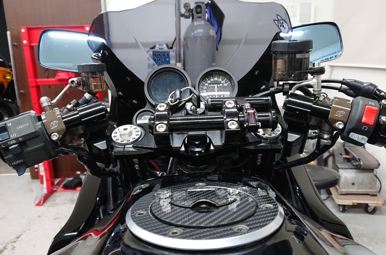 GPZ900R 純正ハンドル