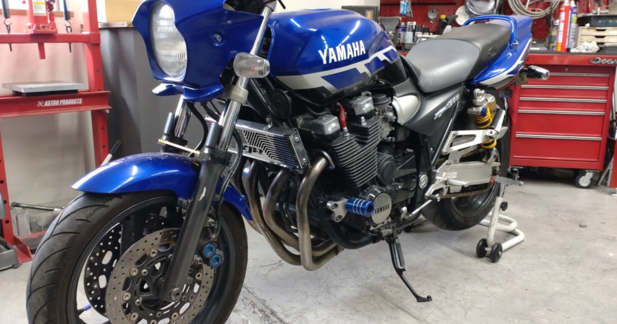 ☆ XJR1300 2001年式限定車の純正ホイール 前後セット