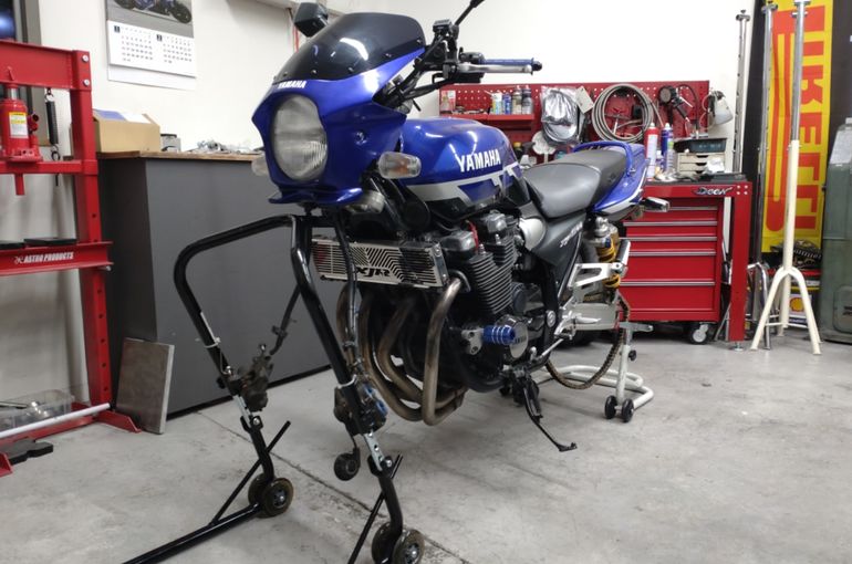 XJR1300 前後ホイール・フォークアウターペイントです!