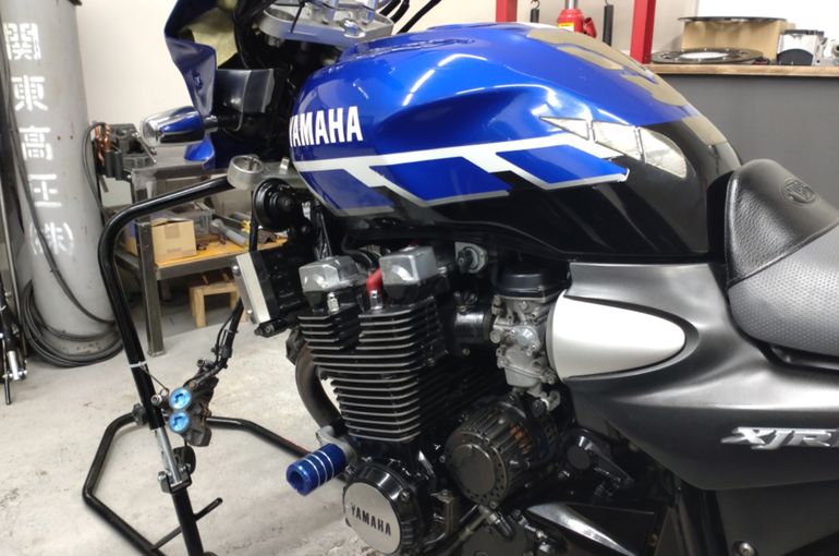 XJR1300 前後ホイール・フォークアウターペイントです!