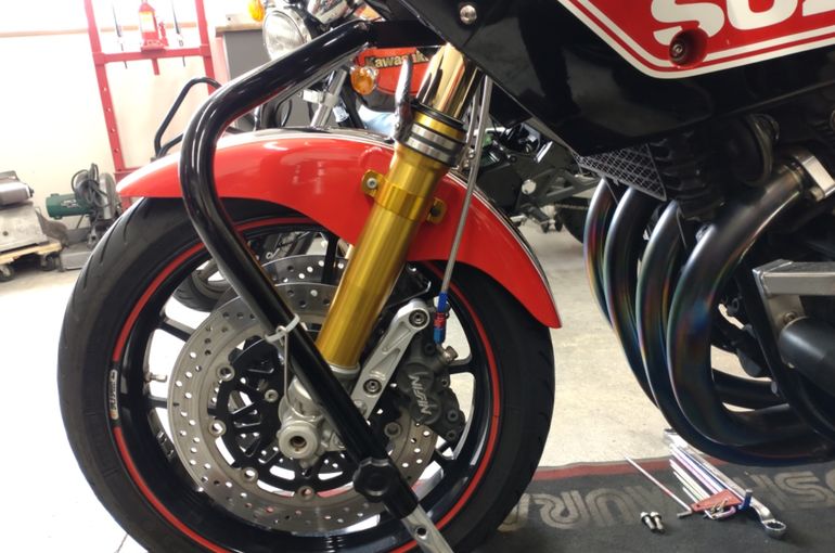 GS1200SS オリジナル正立ステムKIT装着①