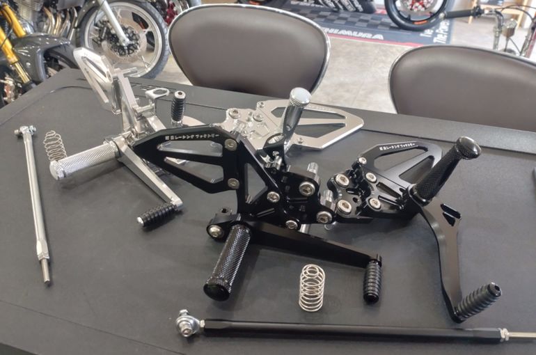GS1200SS バックステップラインナップ予定です!