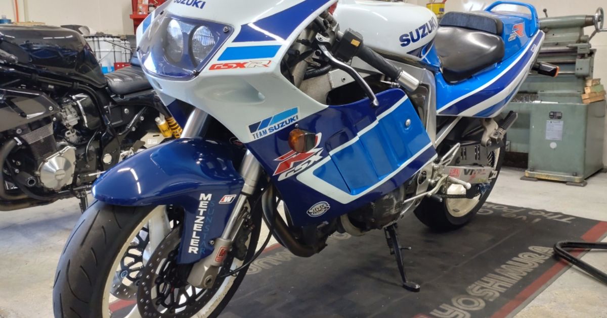 GSX-R1100 レーシングカウル装着①