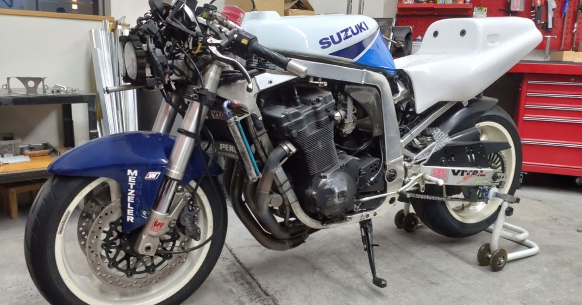前と後ろのカウル R1100RS