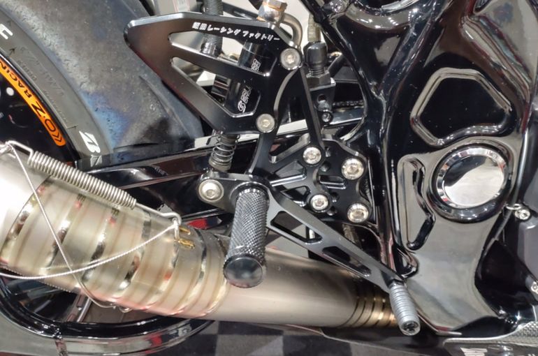 GS1200SS バックステップ