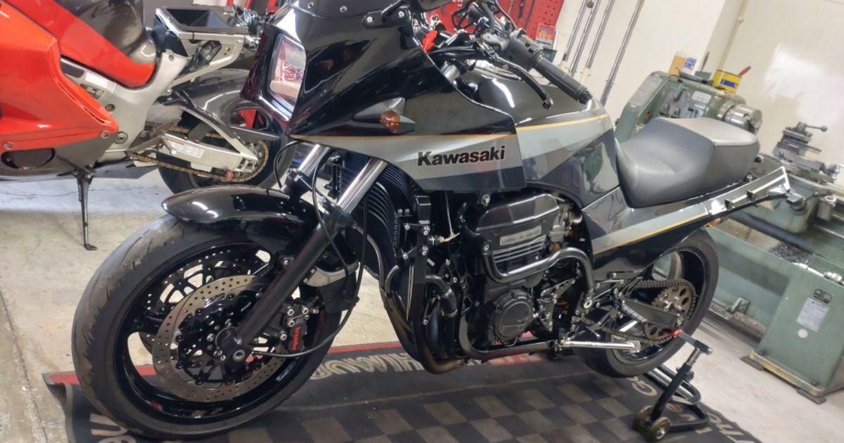 TMR-38 デュアルスタック GPZ900R ブラック＆ゴールド m740 ヨシムラ