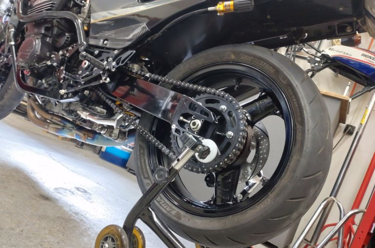 GPZ900R スイングアーム