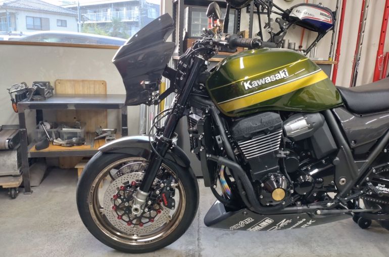 ZRX1200D フレームマウントステー