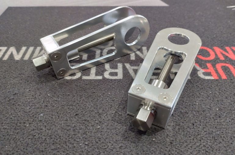 GSX-R1100 チェーン引き