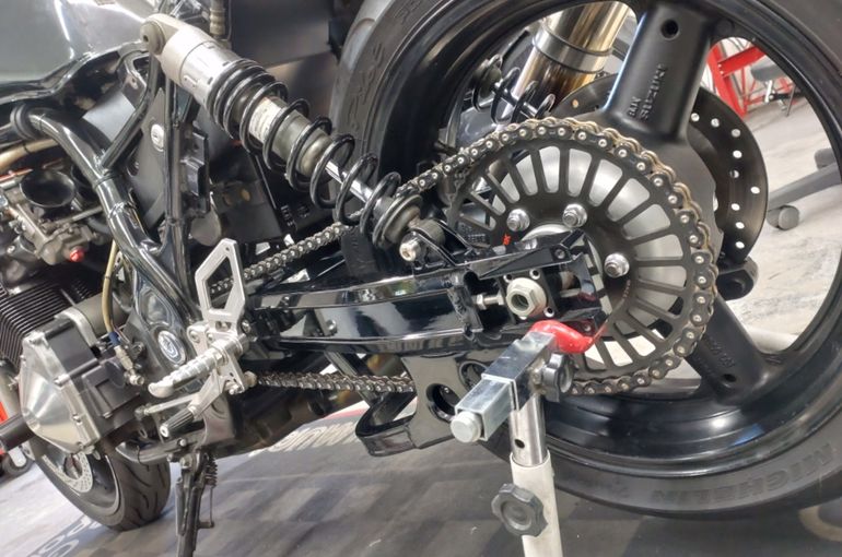 GS1200SS オーリンズリヤサスペンション連続交換。