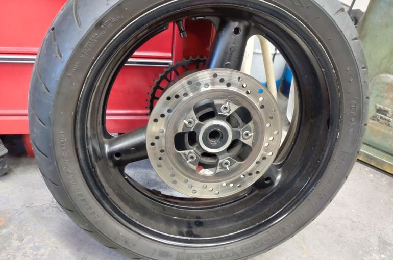 GS1200SS リヤキャリパーサポート