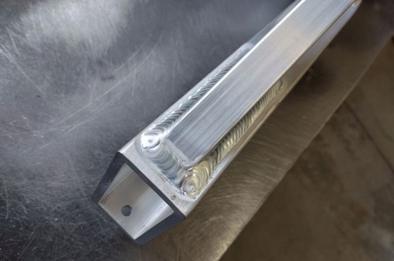 スイングアーム溶接