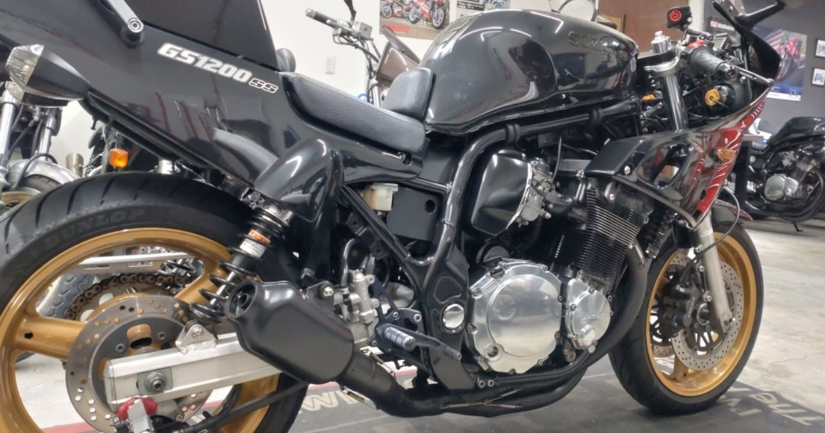 夏前に対策！GS1200SSラウンドオイルクーラー装着。
