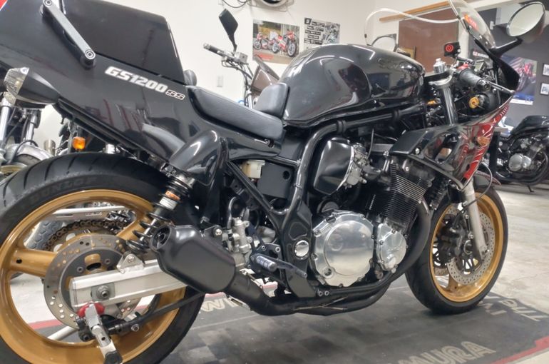夏前に対策！GS1200SSラウンドオイルクーラー装着。