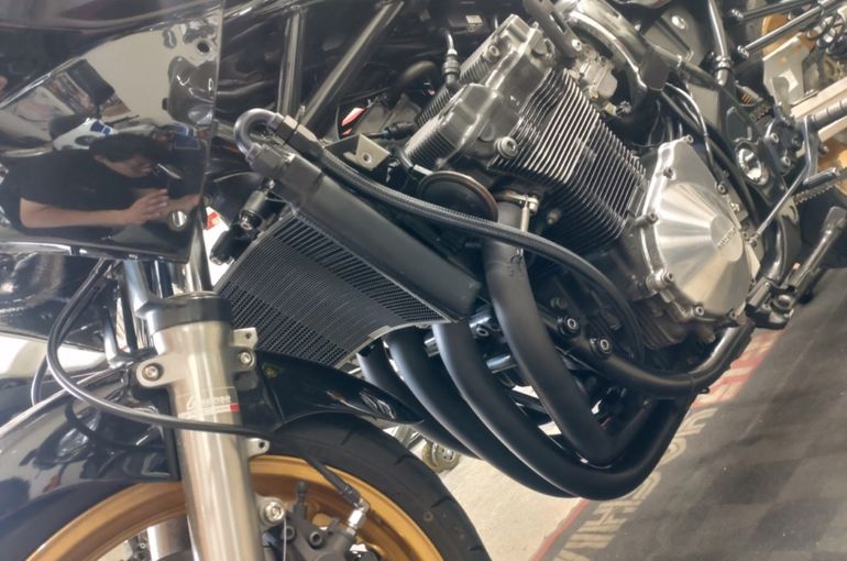 夏前に対策！GS1200SSラウンドオイルクーラー装着。