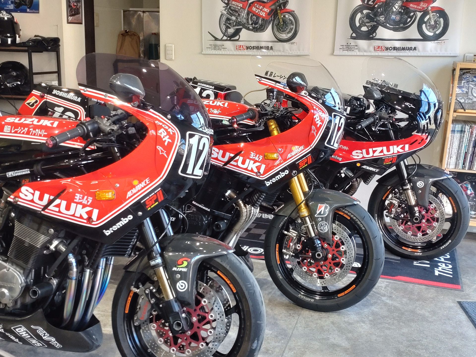 MV4
